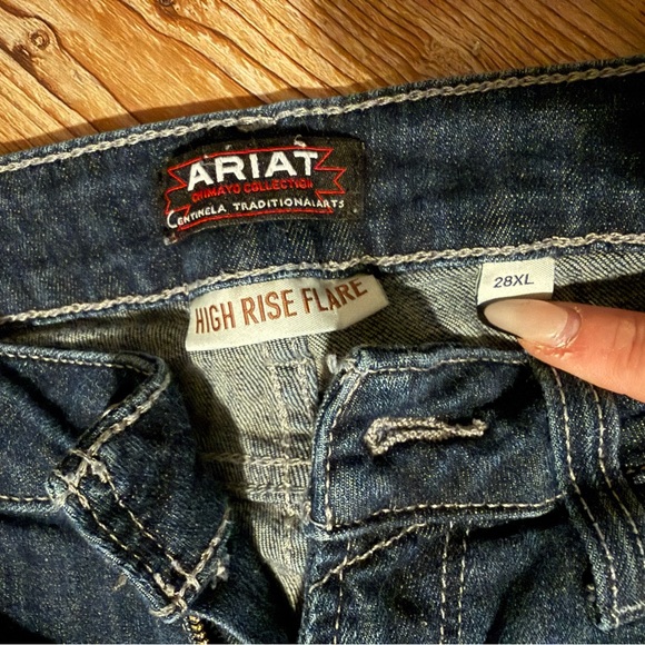 ARIAT Flare 28XL - Picture 3 of 3